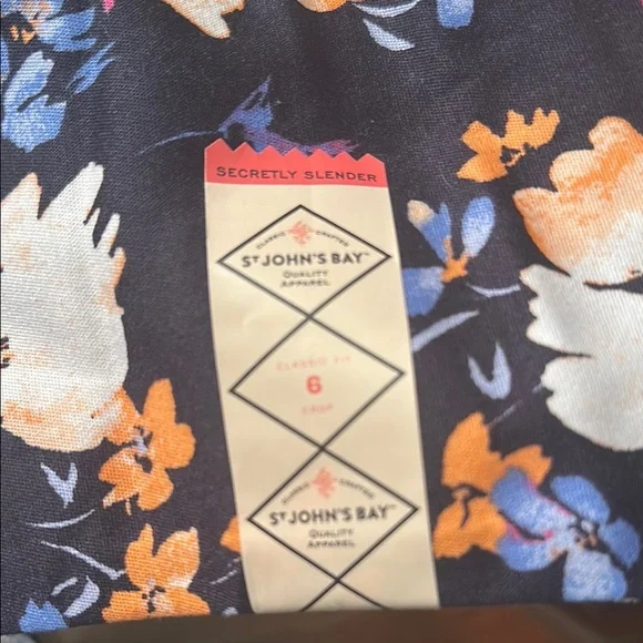 NWT Floral Women's Capri pants - Picture 2 of 6